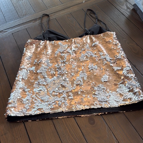 1. STATE Womens Silver Sequined Spaghetti Strap V Neck Top S - Picture 4 of 4